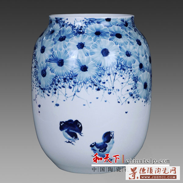 景德镇陶瓷花瓶摆件名家手绘紫气东来花瓶插花现代中式客厅装饰品