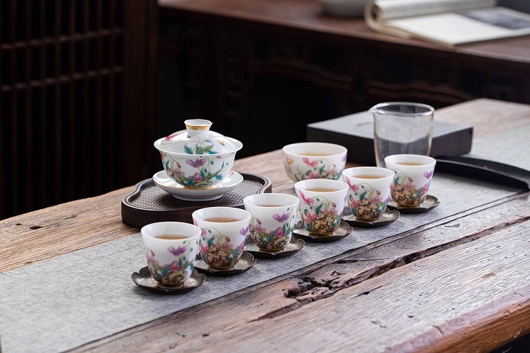 茶文化礼品茶具订做，年终答谢会礼品陶瓷茶具加字，虞美人茶具套装
