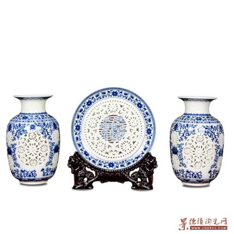 景德镇陶瓷器三件套镂空小花瓶摆件现代新中式客厅插花电视柜装饰品