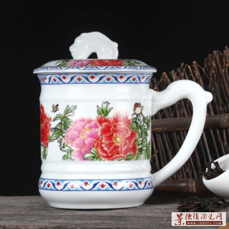 景德镇牡丹花陶瓷杯带盖茶杯