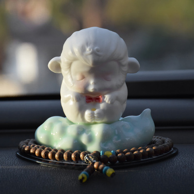 创意个性陶瓷白绿色小猴子摆件 汽车车内工艺装饰品 茶宠创意雕塑瓷