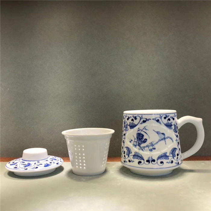 景德镇手绘陶瓷杯子厂家青花玲珑茶杯过滤杯茶水分离泡茶杯带盖办公杯