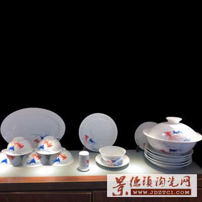 碗碟套装家用欧式简约纯白骨瓷餐具中式景德镇陶瓷器碗盘组合