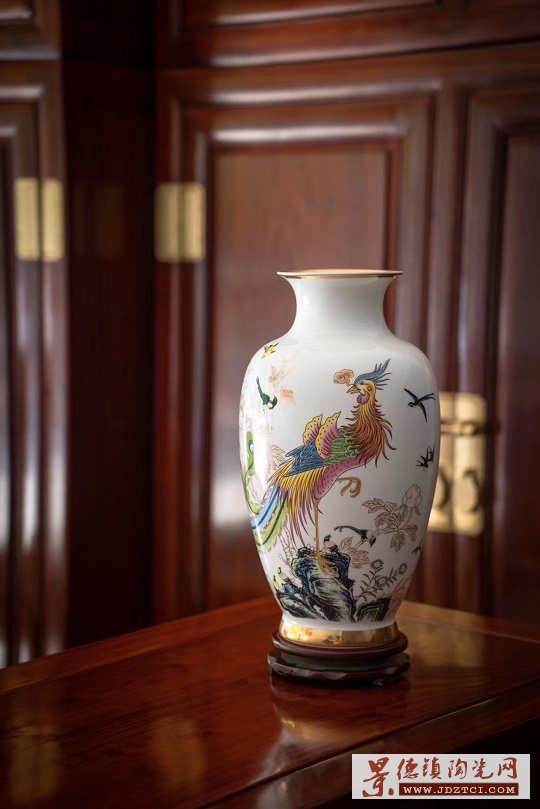 景德镇大师手绘粉彩花瓶 高档文化艺术礼品手绘花瓶摆件