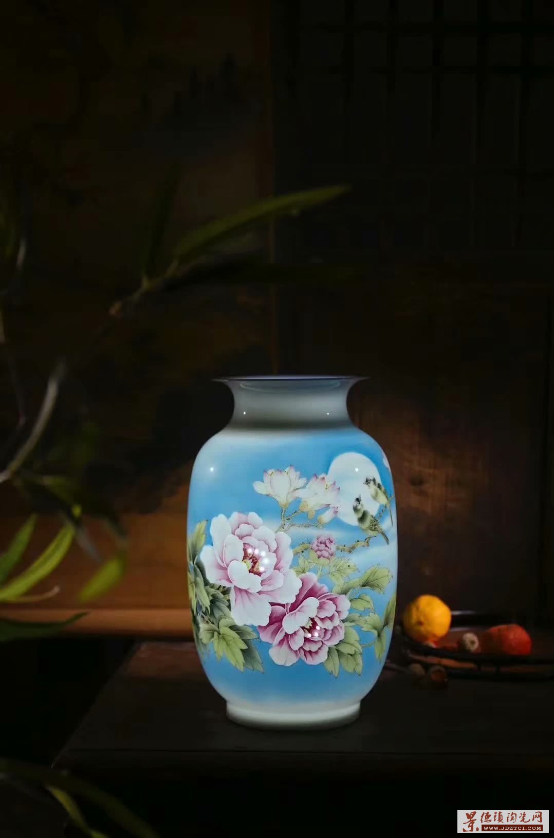 景德镇手绘名人名作瓷瓶，高峰半刀泥雕刻花瓶摆件，家居摆件瓷器收藏品