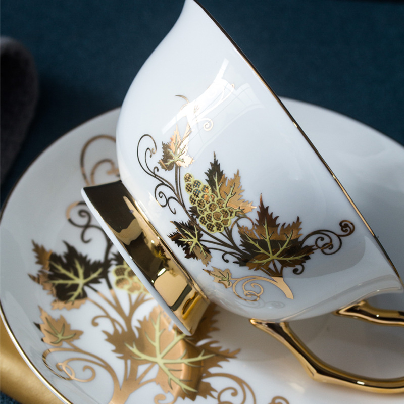 欧式创意优雅咖啡杯 简约陶瓷家用下午茶杯 复古红花茶杯