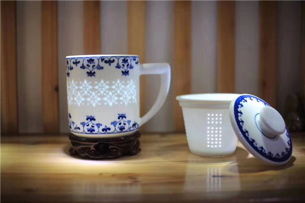 景德镇定制陶瓷过滤广告杯定制印logo字订做礼品杯茶水杯子纪念品厂家