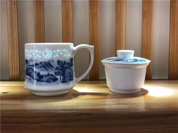 景德镇茶杯陶瓷带盖过滤杯子喝茶茶杯定制骨瓷高档礼品生产厂家