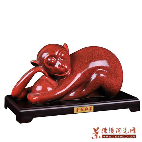 金猴献寿--刘少平大师生肖纪念瓷雕系列