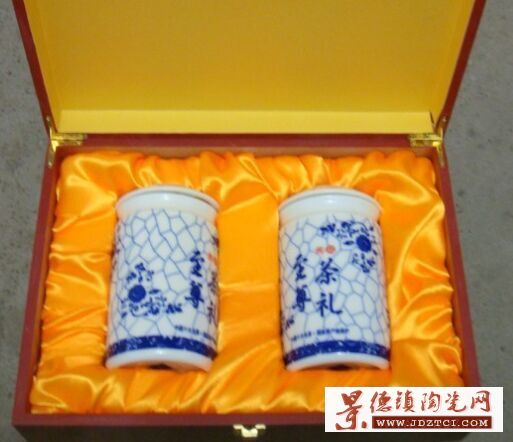 高档陶瓷茶叶罐 手绘青花瓷茶叶罐 定做陶瓷茶叶罐