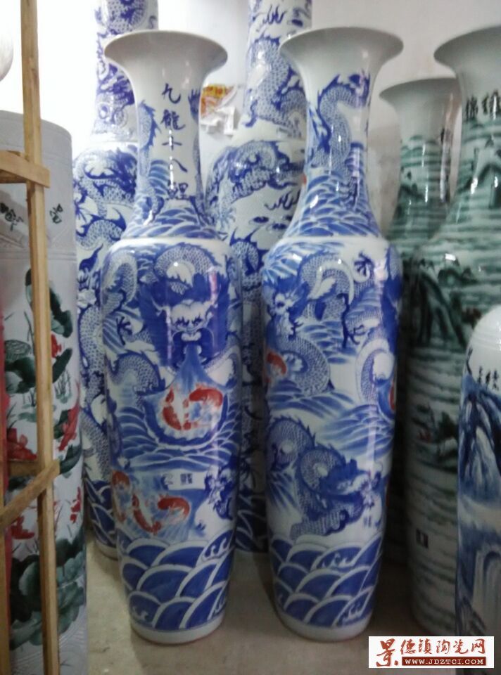 上海青花釉里红瓷器大花瓶