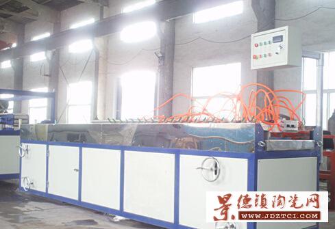 PVC木塑地板生产线设备机器机械挤出机组
