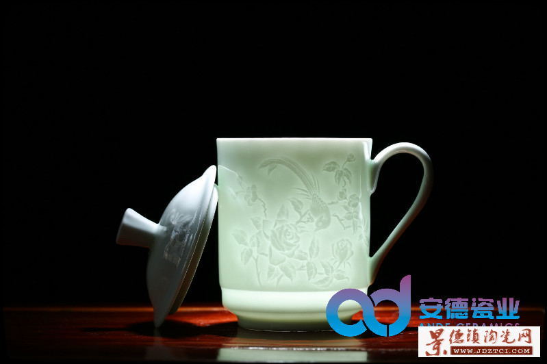 热销现货青釉雕刻陶瓷茶杯厂家定制批发