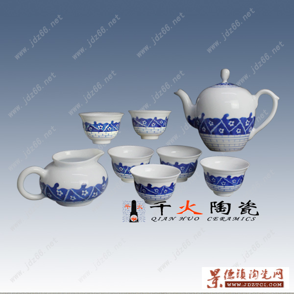 陶瓷茶具批发 > 青花茶具 > 手绘青花茶具-高壶条纹